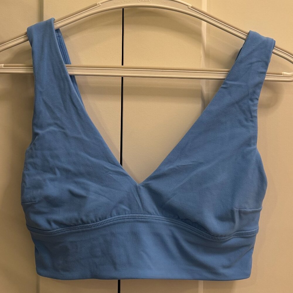 lululemon Align V-Neck Bra *Light Support, C/D Cup in Aero Blue, Size 6